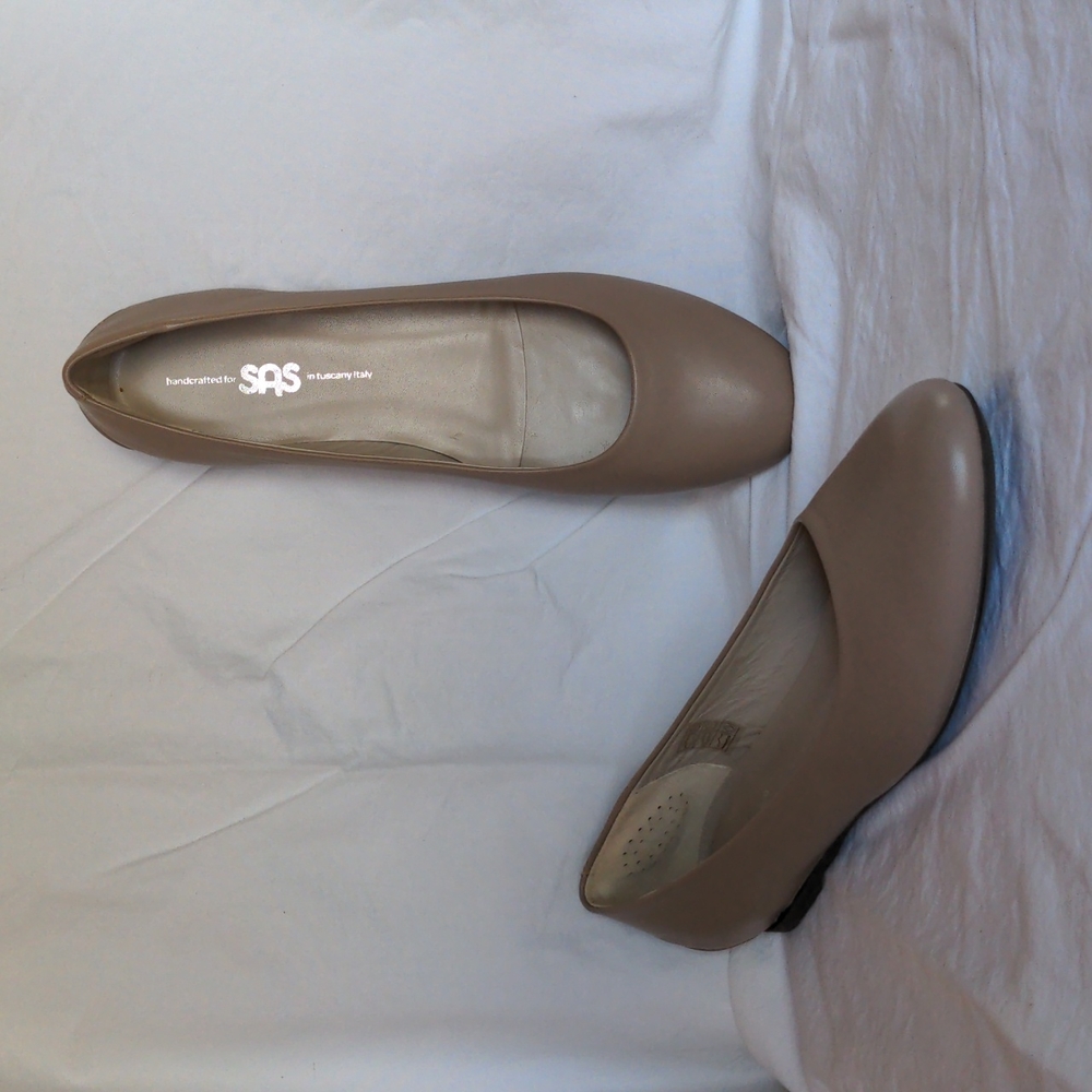 SAS Lacey Ballet Flats - Beige - Size 10.5 Narrow